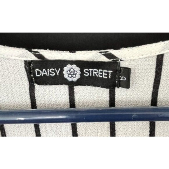 Daisy Street Romper Black and White Stripe Frill Hem And Tie Front Size UK6 - Picture 9 of 9